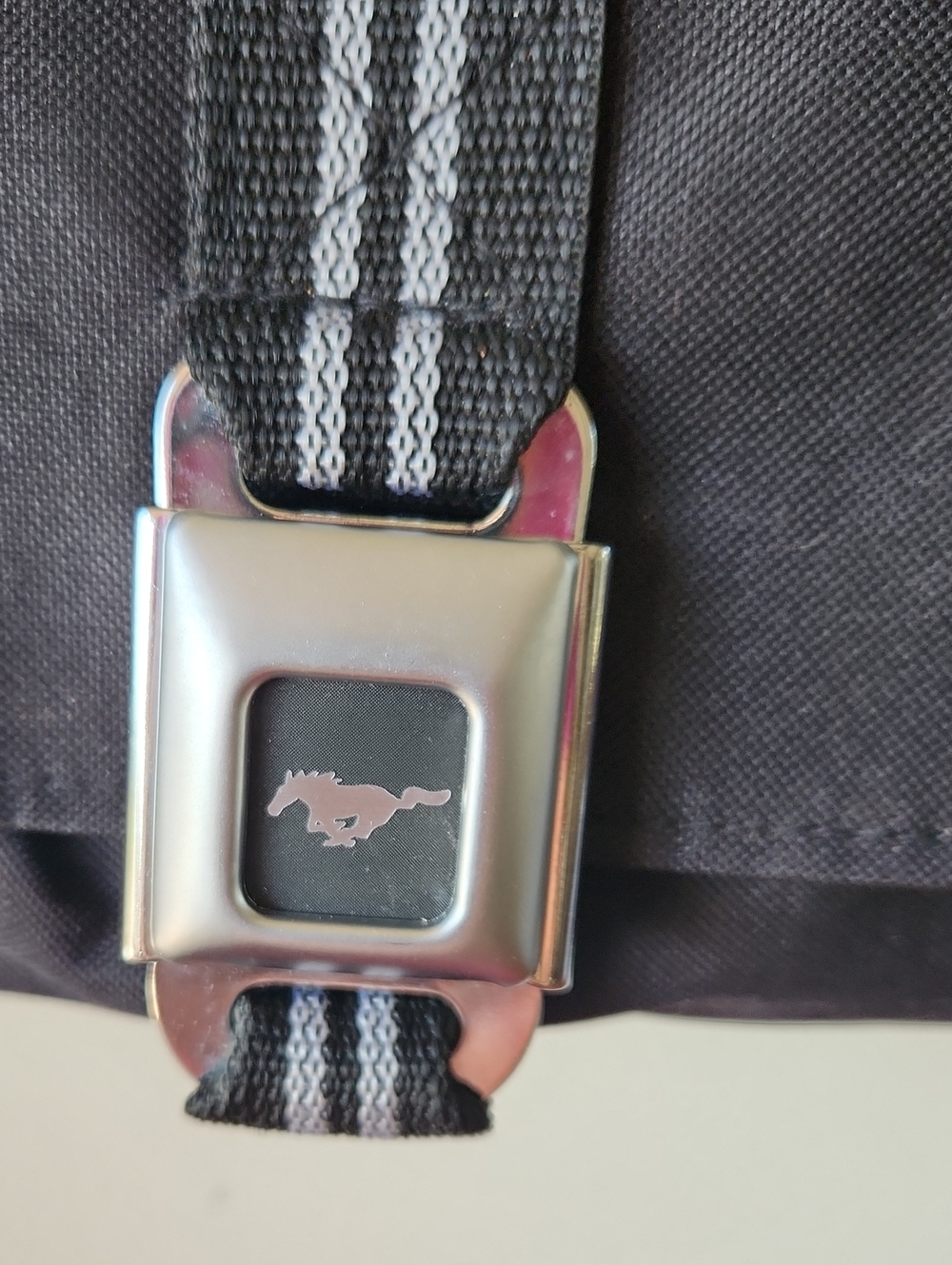 Ford Mustang Purse Bag Seatbelt Buckle Black - Picture 3 of 16
